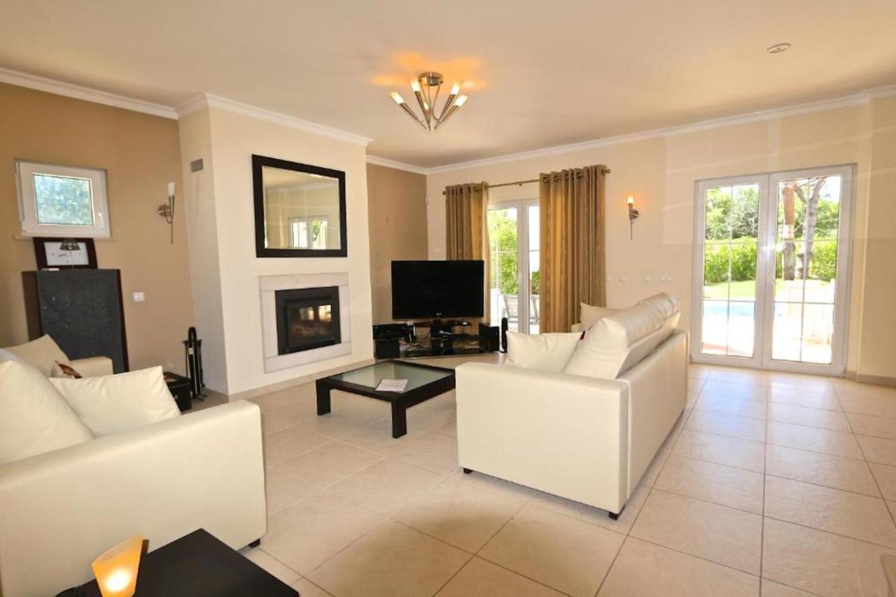 Spacious Vilamoura Villa 4 Bedrooms Villa Amendoeira Table Tennis Great Pool Area Quarteira Exterior foto